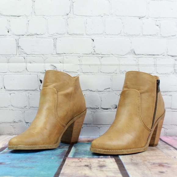 Dolce Vita Brown Leather Side Zipper High Heel Ankle Booties Size 8.5 - Picture 2 of 9